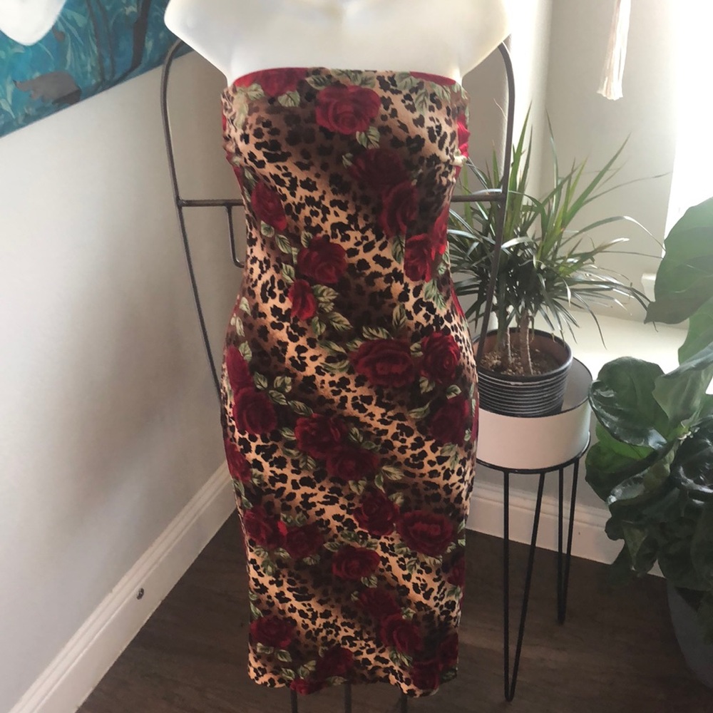 Rose strapless dress
